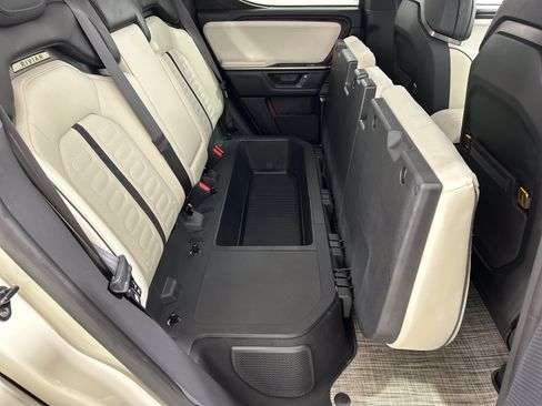 Used 2025 Rivian R1T Adventure AWD/4WD image 24