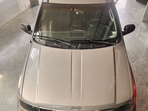 Used 2002 Jeep Grand Cherokee Laredo image 8