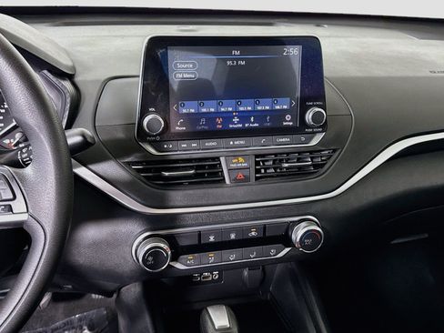 Used 2022 Nissan Altima 2.5 SV FWD image 18