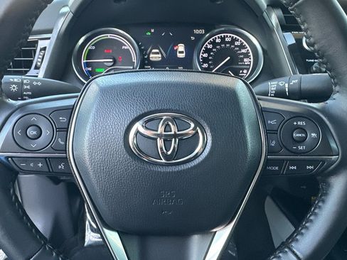 Used 2020 Toyota Camry XLE image 23