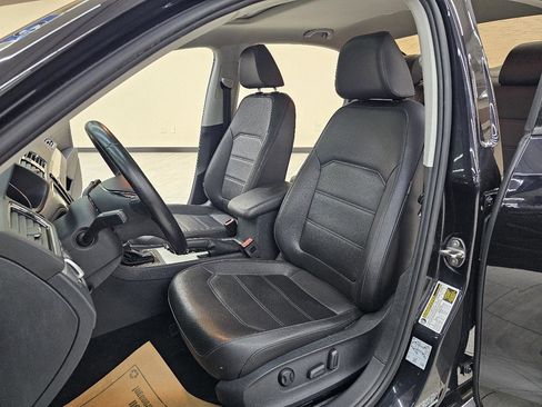 Used 2019 Volkswagen Passat Wolfsburg Edition image 16