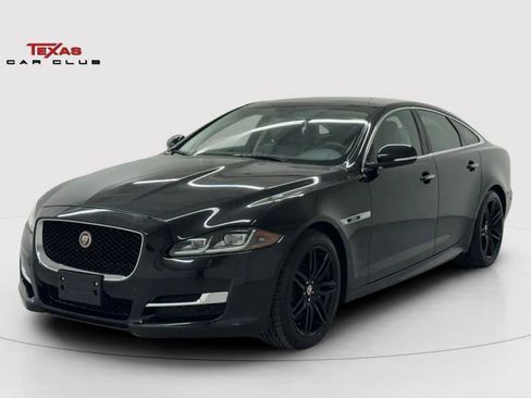 Used 2017 Jaguar XJ R-Sport image 3