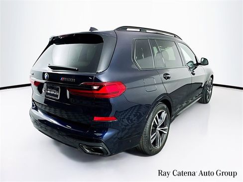Used 2022 BMW X7 M50i image 7