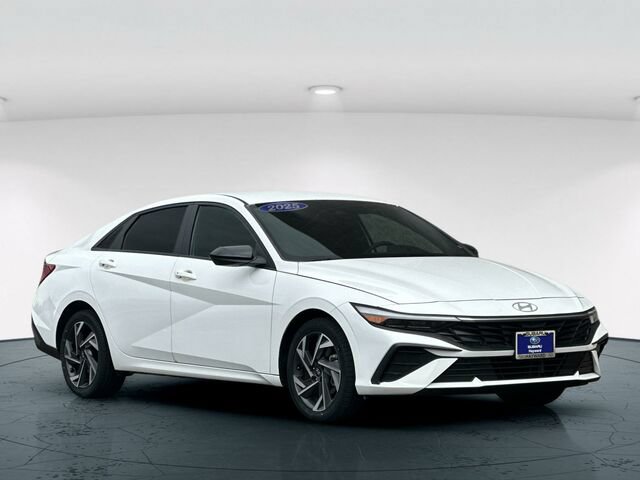 Used 2025 Hyundai Elantra SEL FWD image 8
