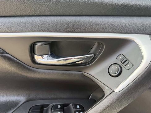 Used 2018 Nissan Altima 2.5 SL FWD image 11