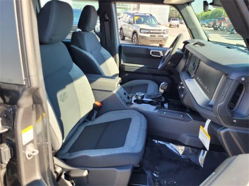 New 2025 Ford Bronco Base image 38