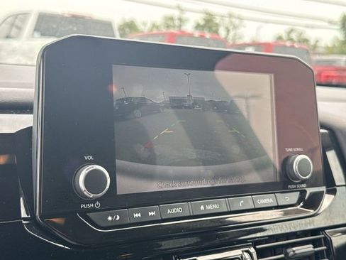 Certified 2025 Nissan Pathfinder SV FWD image 17