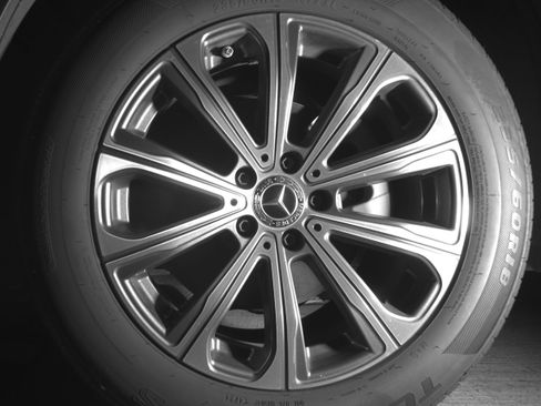 Used 2024 Mercedes-Benz GLC 300 4MATIC image 12