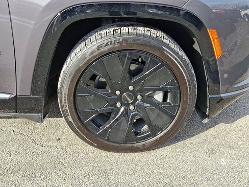 Used 2024 Jeep Wagoneer Launch Edition image 27