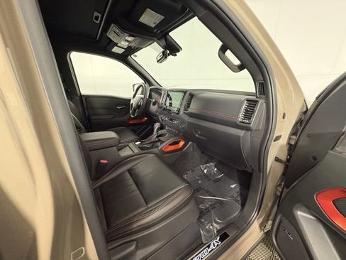 Used 2023 Nissan Frontier PRO-4X w/ Pro-4X Premium Package image 9