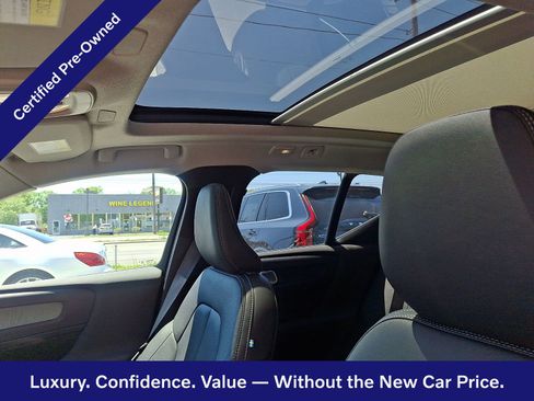 Certified 2025 Volvo XC40 B5 Core AWD/4WD image 15