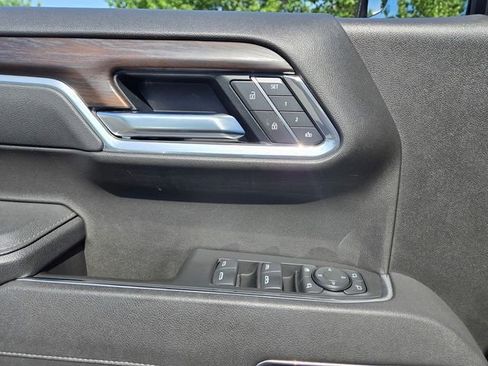 Used 2025 GMC Sierra 1500 SLT AWD/4WD image 18
