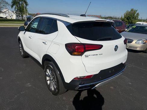 Used 2022 Buick Encore GX Essence w/ Advanced Technology Package AWD/4WD image 3