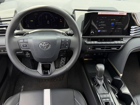 Used 2026 Toyota Camry XLE w/ Convenience Package image 13