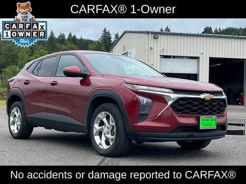 Used 2024 Chevrolet Trax LS w/ LS Convenience Package FWD image 4