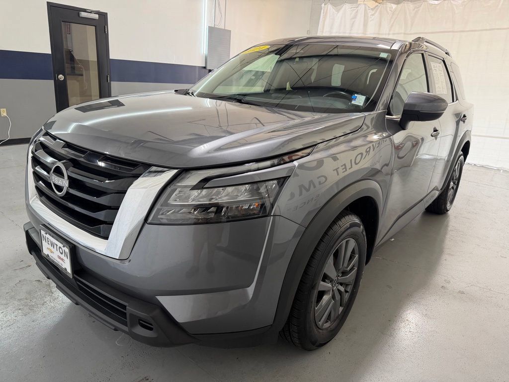 Used 2024 Nissan Pathfinder SV FWD image 34