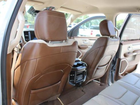 Used 2021 RAM 1500 Laramie AWD/4WD image 33