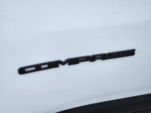 New 2026 Jeep Compass Latitude image 12