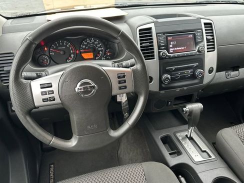 Used 2016 Nissan Frontier SV image 15