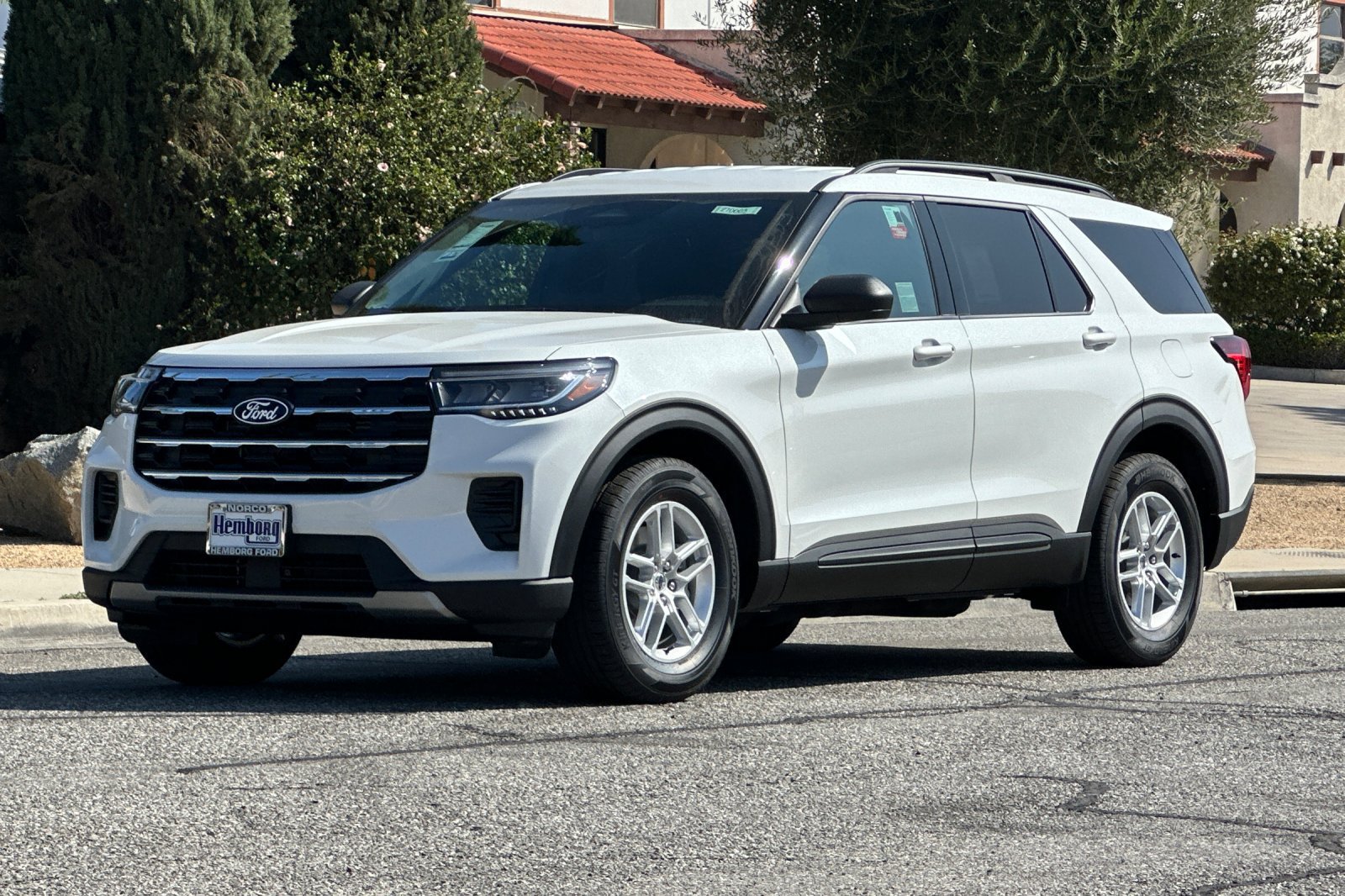 New 2027 Ford Explorer Active RWD image 8
