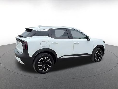 Used 2025 Nissan Kicks SV AWD/4WD image 14