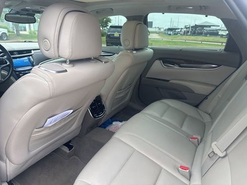 Used 2013 Cadillac XTS Platinum FWD image 8