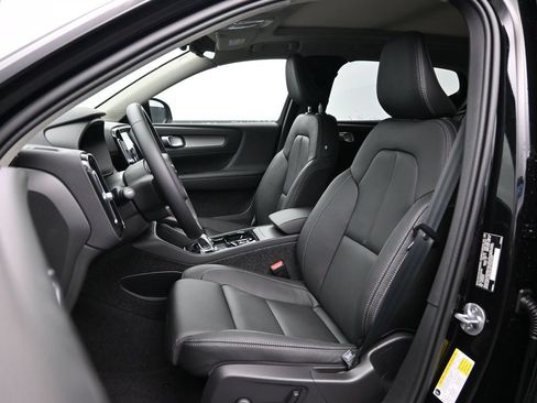 Used 2025 Volvo XC40 B5 Ultra w/ Climate Package AWD/4WD image 24
