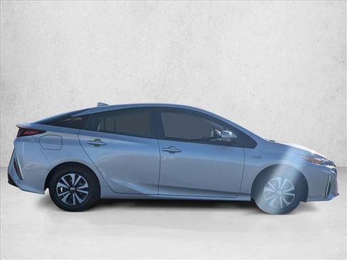 Used 2019 Toyota Prius Prime Plus image 4