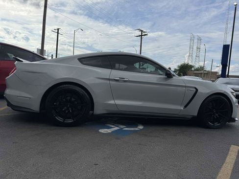Used 2017 Ford Mustang Shelby GT350 w/ Electronics Package RWD image 5