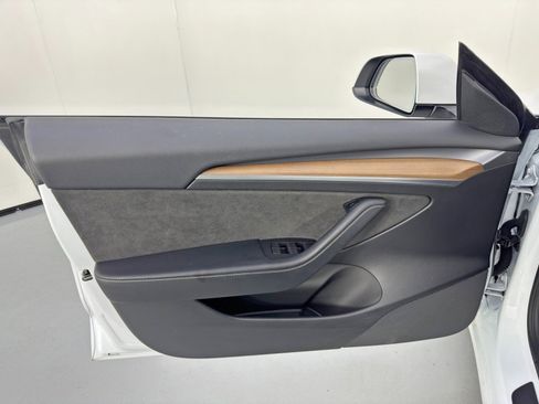 Used 2022 Tesla Model 3 image 40