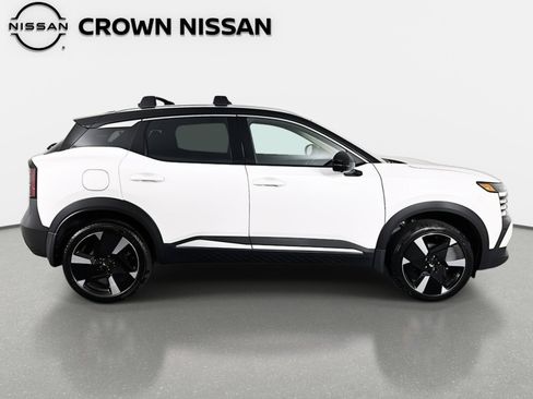 New 2026 Nissan Kicks SR image 8