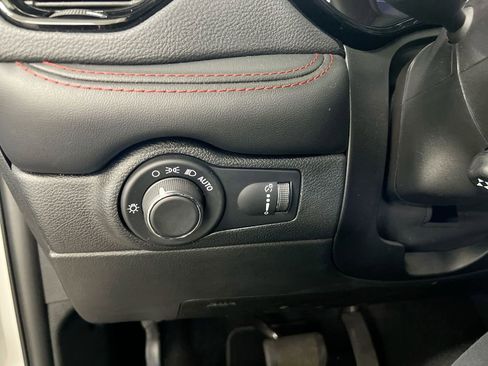 Used 2024 Dodge Durango GT AWD/4WD image 19