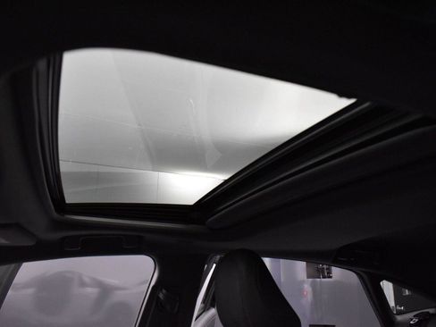 Used 2019 Toyota Avalon XSE image 29