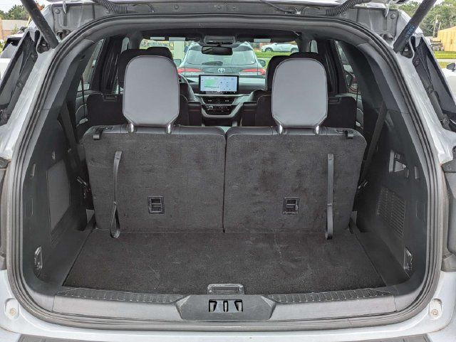 Used 2026 Ford Explorer ST-Line w/ ST-Line Street Pack RWD image 13