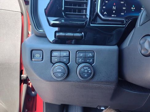 Used 2025 Chevrolet Silverado 1500 ZR2 w/ Technology Package AWD/4WD image 18