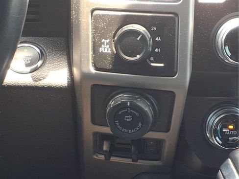 Used 2019 Ford F150 Platinum w/ Equipment Group 701A Luxury AWD/4WD image 17