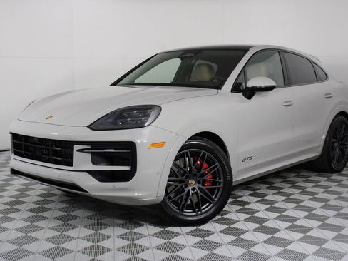 New 2026 Porsche Cayenne GTS image 1