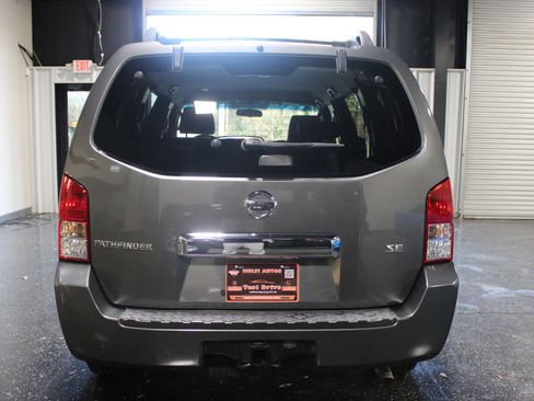 Used 2005 Nissan Pathfinder SE image 3