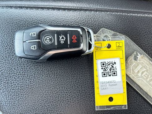 Used 2013 Ford Fusion Titanium FWD image 21