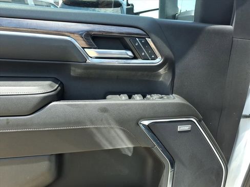 Used 2024 Chevrolet Silverado 2500 LTZ w/ LTZ Premium Package AWD/4WD image 19
