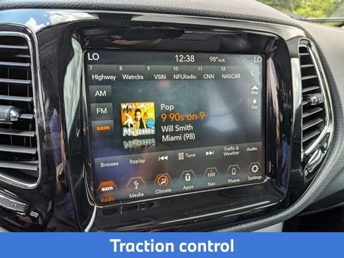 Used 2019 Jeep Compass Latitude FWD image 23