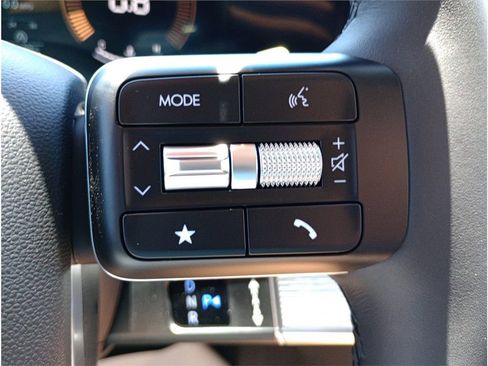 Used 2024 Hyundai Santa Fe SE image 16