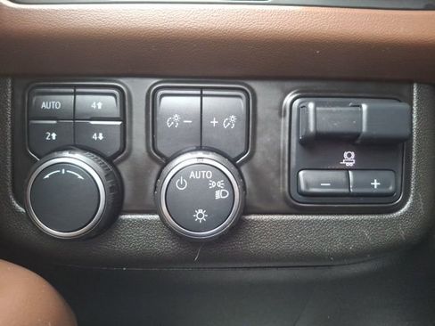 Used 2021 Chevrolet Tahoe High Country w/ Premium Package image 29