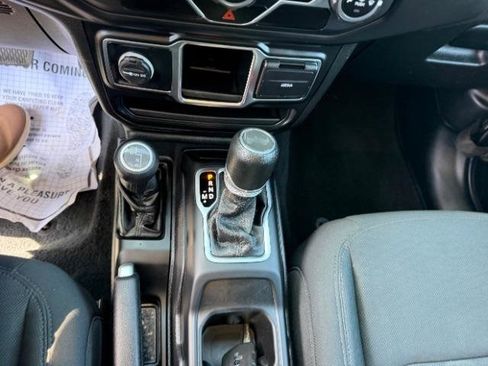 Used 2020 Jeep Wrangler Unlimited Sport image 22