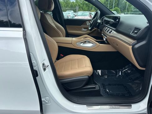 New 2026 Mercedes-Benz GLS 580 4MATIC image 14