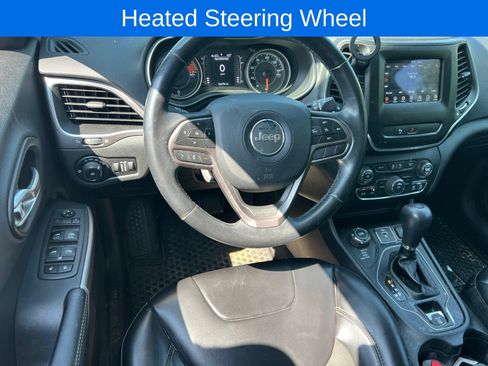 Used 2019 Jeep Cherokee Latitude Plus w/ Cold Weather Group AWD/4WD image 13