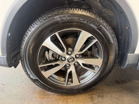 Used 2016 Toyota RAV4 XLE AWD/4WD image 31