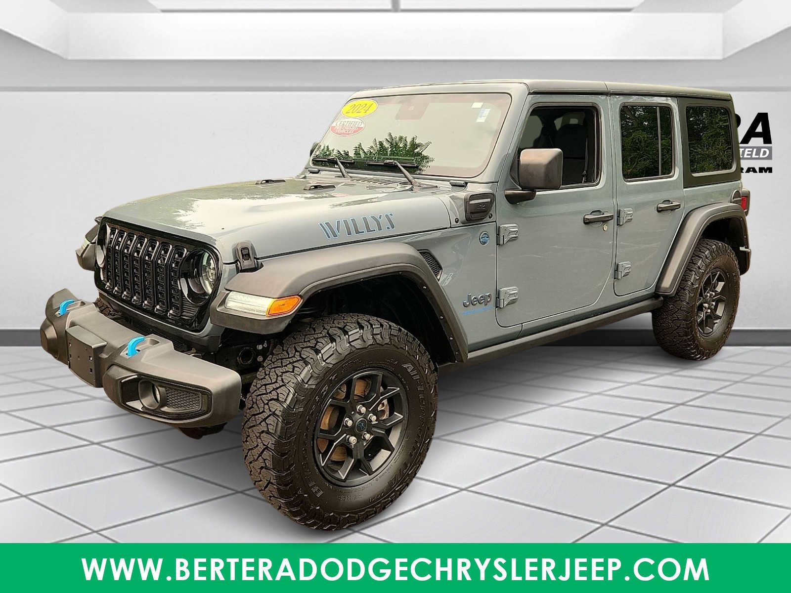 Used 2024 Jeep Wrangler Unlimited AWD/4WD image 3