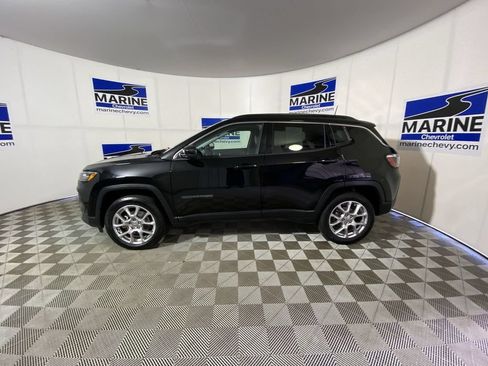 Used 2022 Jeep Compass Latitude AWD/4WD image 10