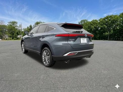Used 2024 Toyota Venza XLE AWD/4WD image 6